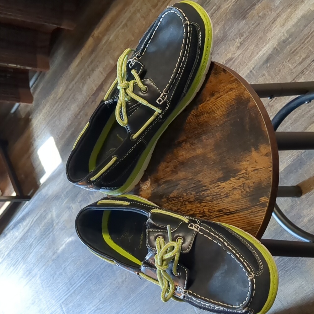 Shoes - Picture 4 of 4